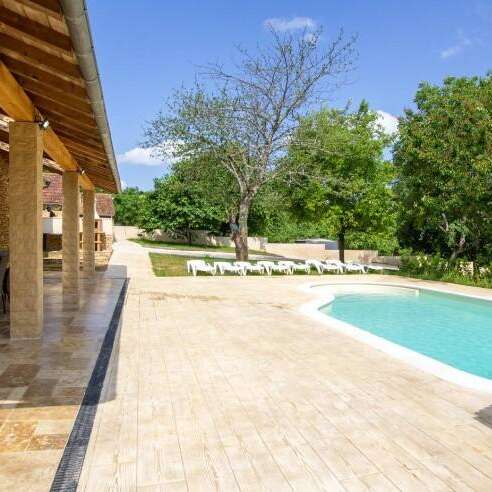 Gîte de charme La Noyeraie piscine chauffée