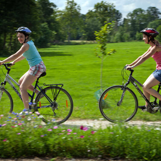 Point de location vélos - Camping / Parc de loisirs Le Val Fleuri