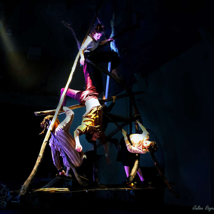 Spectacle 'T’es rien sans la terre' Spectacle 'T’es rien sans la terre'