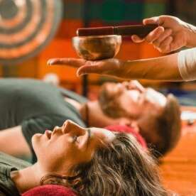 Séance de yoga, sophrologie, méditation Suivie d’un bain de gong