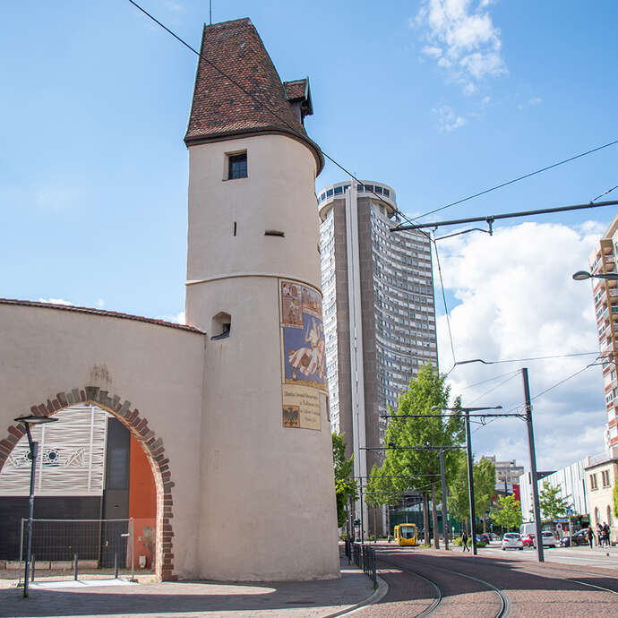 Guided tour: A history of walls, water and towers