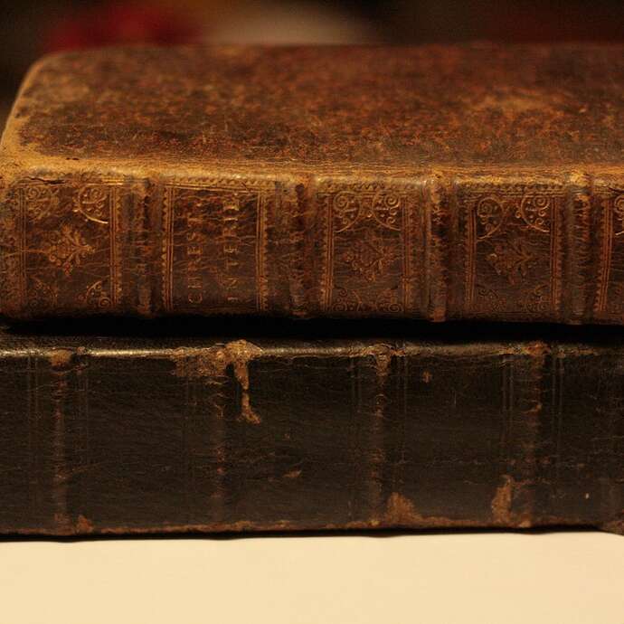 Exploring heritage through a book on fortifications
