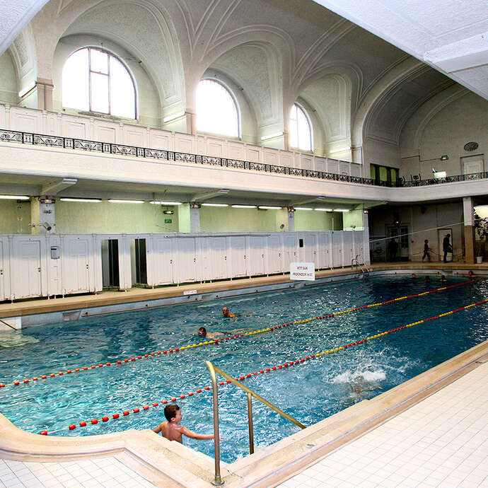 Guided tour of the municipal baths