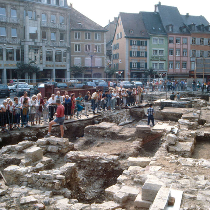 Conference: The 1991 archaeological dig at Place de la Réunion