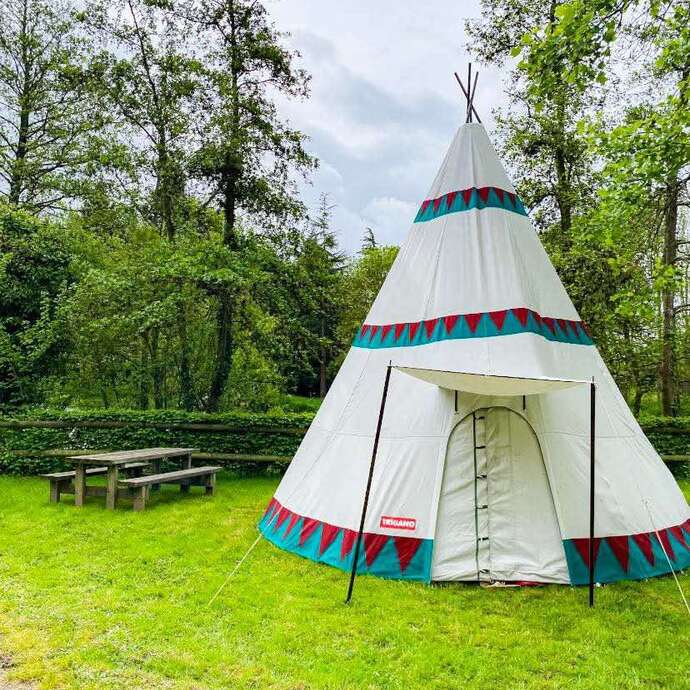 TIPI AU CAMPING DU GUE SAINT-LEONARD