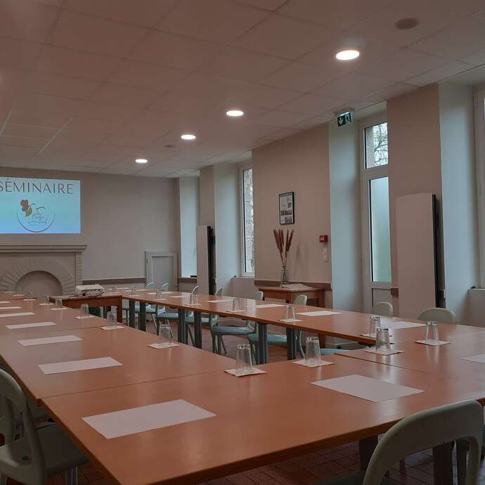 Salle de réunion au Village de Gîtes Moulin Neuf