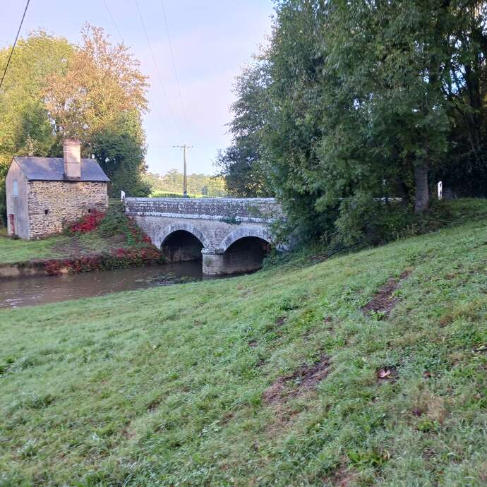 RANDO au départ de Javron les Chapelles - 12 kms