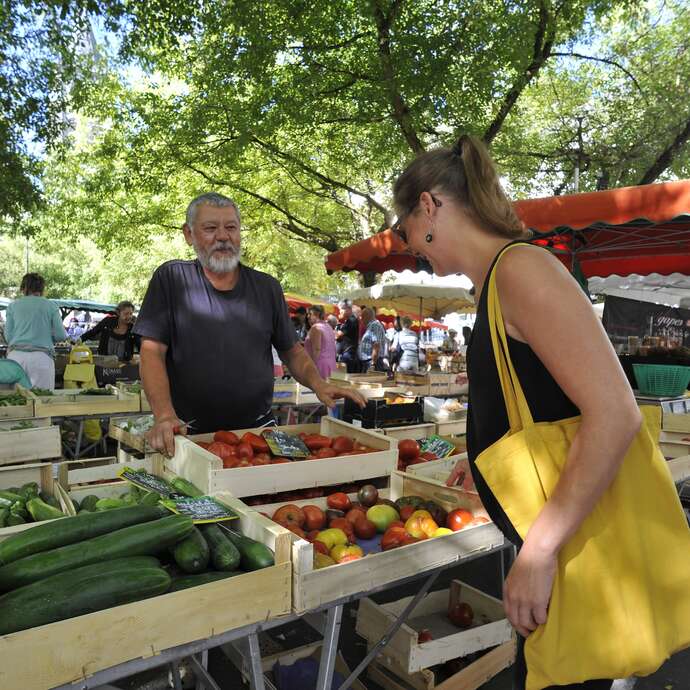 MARCHÉ CENTRAL DE LAVAL