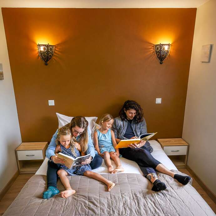 SUITE JUMELLE CHAMBRE D'HÔTES AU DOMAINE DES PIERRES JUMELLES