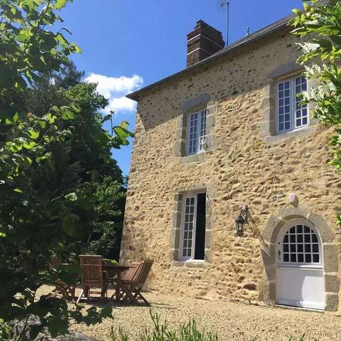 DOMAINE DES VAULX : GITE DE LA GRANDE POUPARDIÈRE