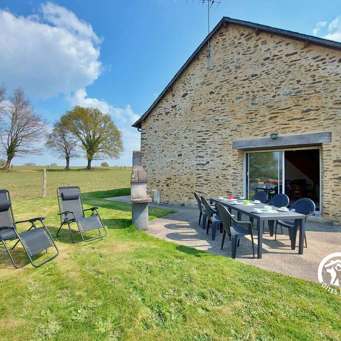 AU PRÉ DES POMMIERS