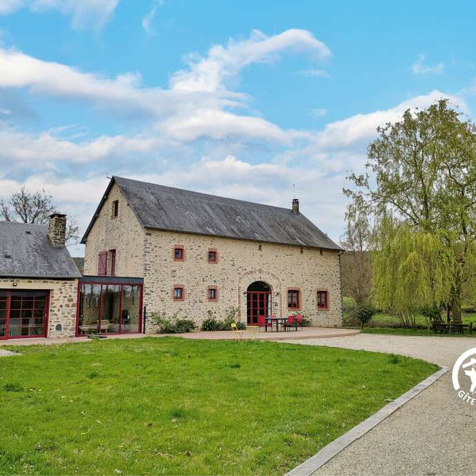 GÎTE DOMAINE LA GRANGÈLE, 12-14 PERSONNES