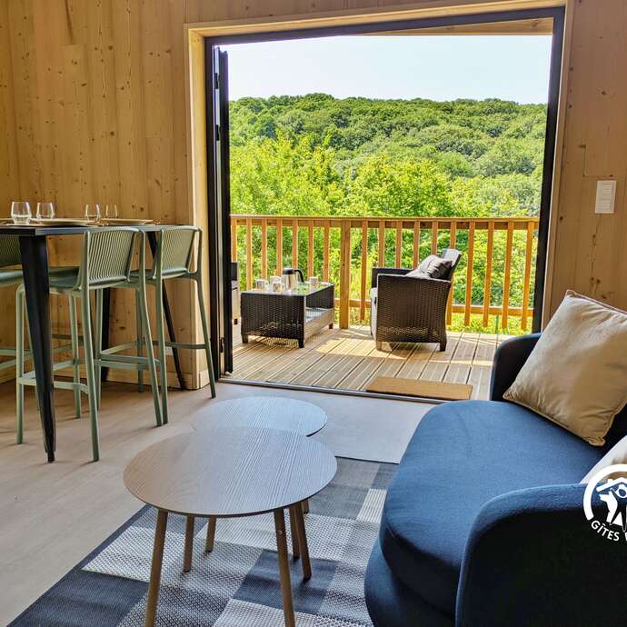 CHALET 26 LE BERTHEVIN, CAMPING DE COUPEAU, 4 PERSONNES