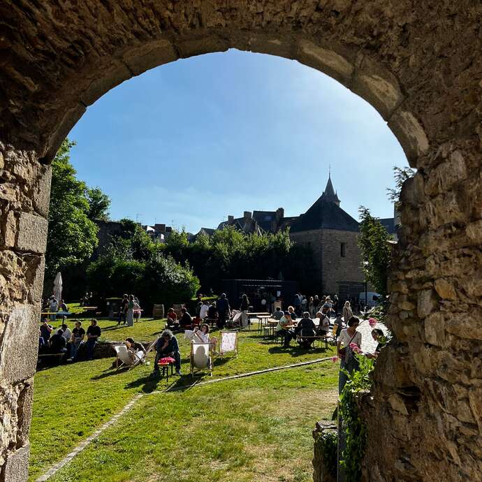 Guinguette À La Bonheur