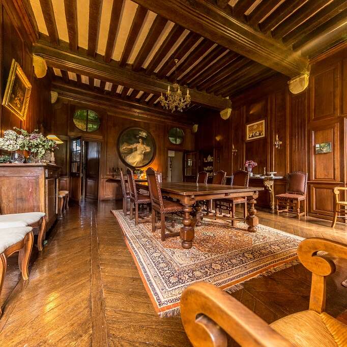 CHAMBRES D'HÔTES - CHÂTEAU DE BOURGON À MONTOURTIER