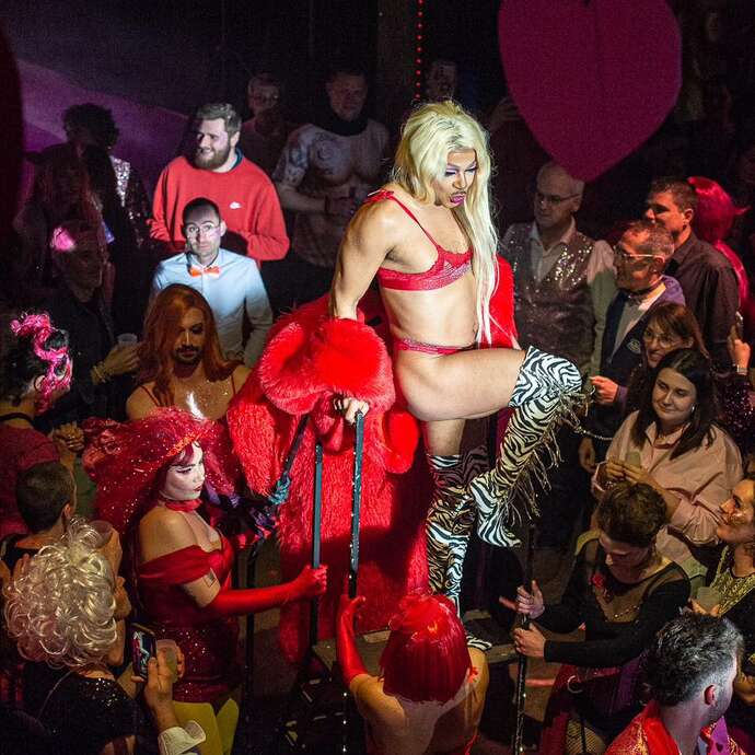 Théâtre de l'Usine - Bal'Ograph burlesque