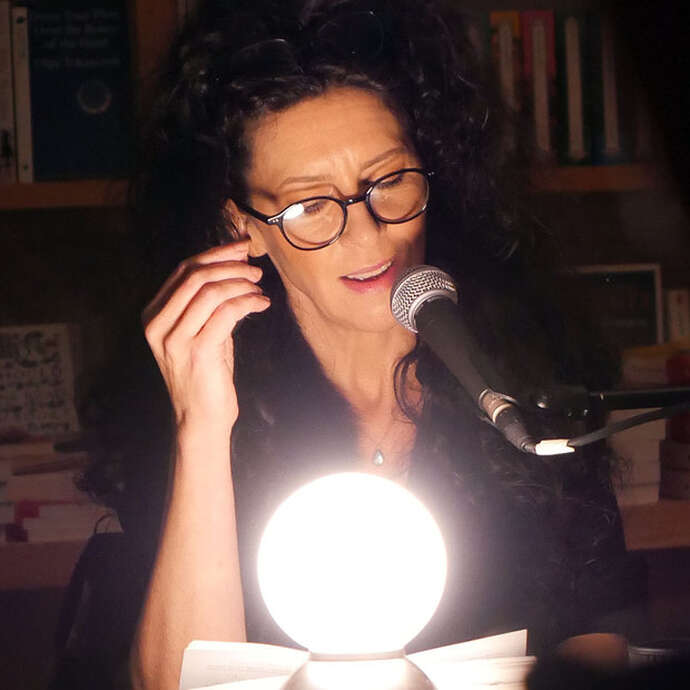 Lecture à voix nue et vernissage à la Librairie Livres Books & Co