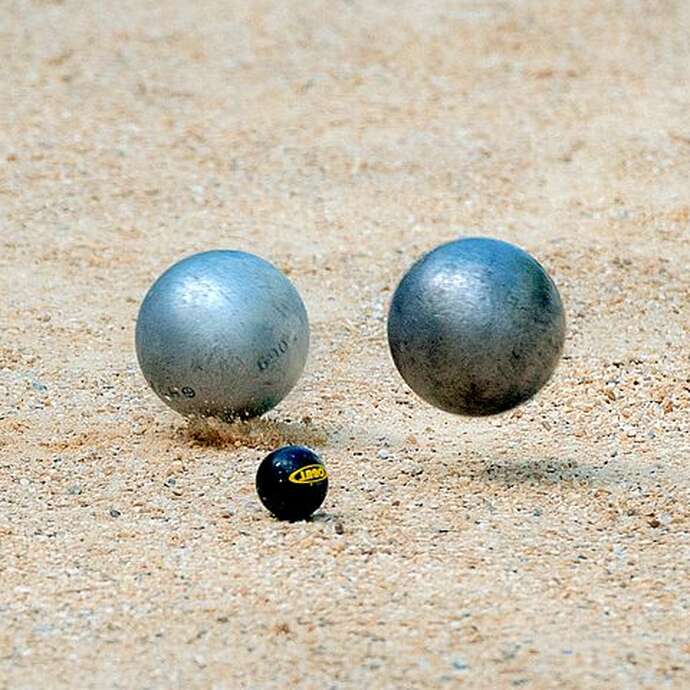 Concours de pétanque en doublette