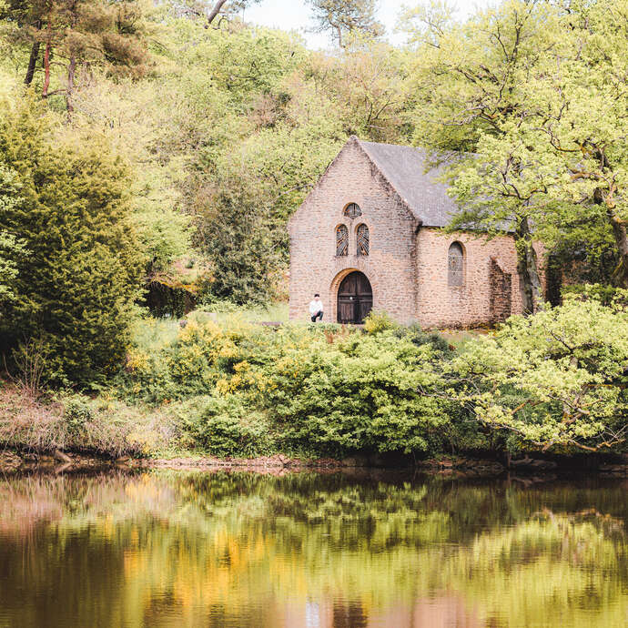 VISITE GUIDEE DE FONTAINE-DANIEL, VILLAGE DE CARACTERE