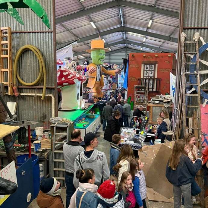 Portes ouvertes des hangars du Carnaval de Granville