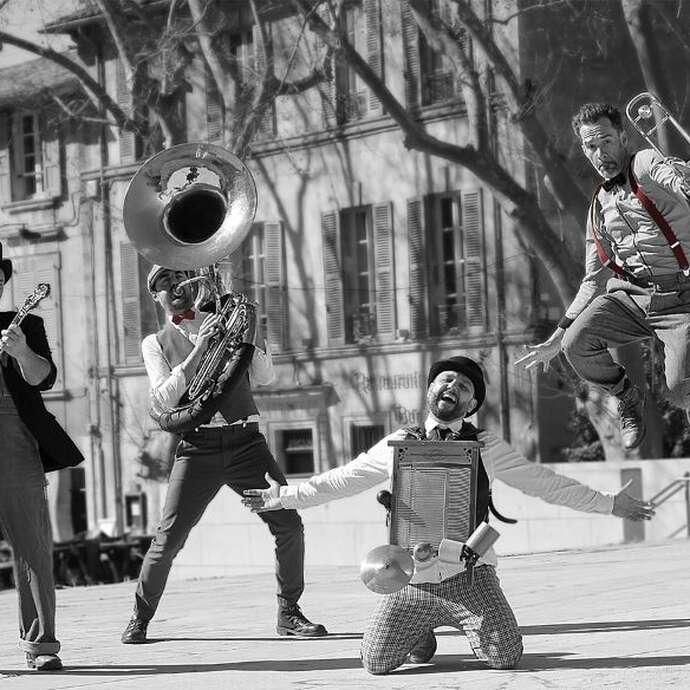 Fanfare The Yellbows