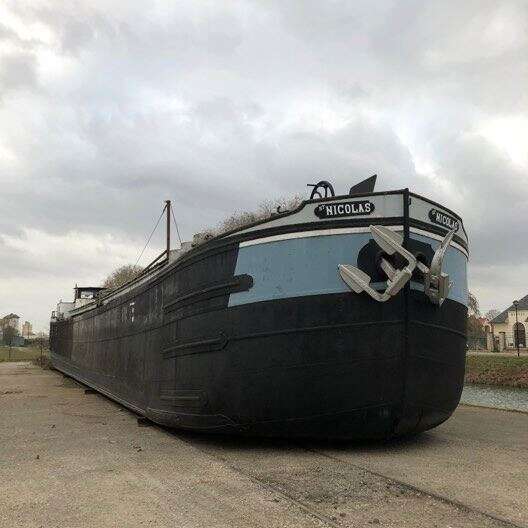 Escapades : La péniche Saint-Nicolas de Vitry-le-François