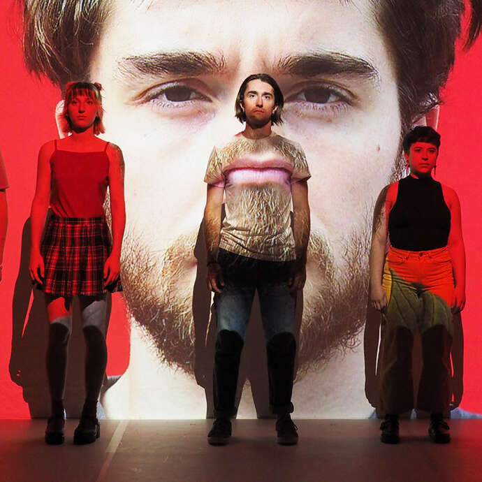 Entrée des artistes - Madani Cie / Le Théâtre