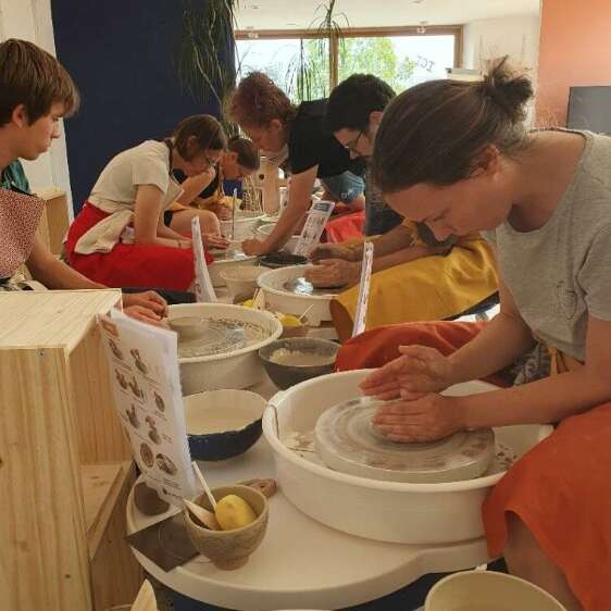 Cours hebdo. tournage + modelage adultes - Le Bocal