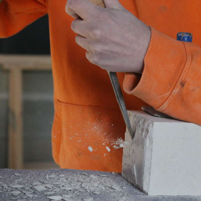 ALINE JUGÉ - LE PETIT MENHIR