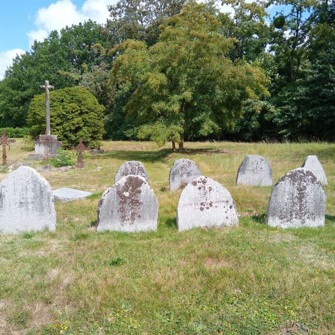 VISITE ANCIEN CIMETIERE PSYCHIATRIQUE MAYENNE