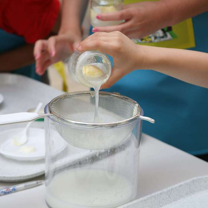 Atelier famille Maître Beurrier à la Cité du Lait