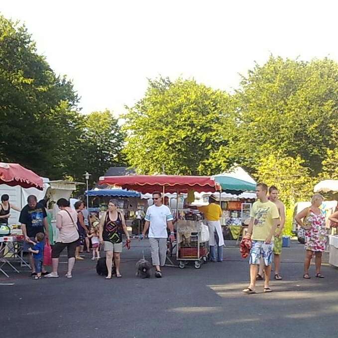 MARCHÉ D ETE DU JEUDI - AMBRIÈRES LES VALLÉES MARCHÉ D ETE DU JEUDI - AMBRIÈRES LES VALLÉES