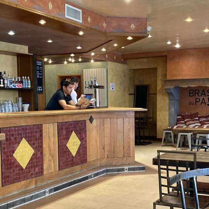 BREW PUB DE LA BRASSERIE DU PAYS TOY