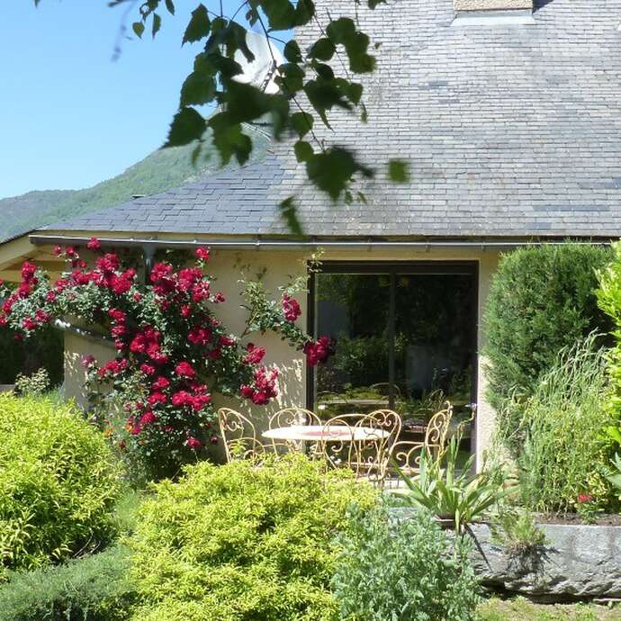 MAISON "HOGON"
