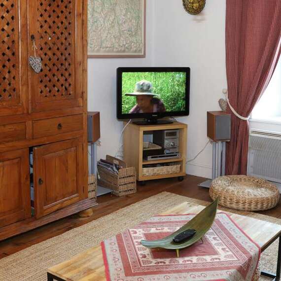 APPARTEMENT DANS MAISON