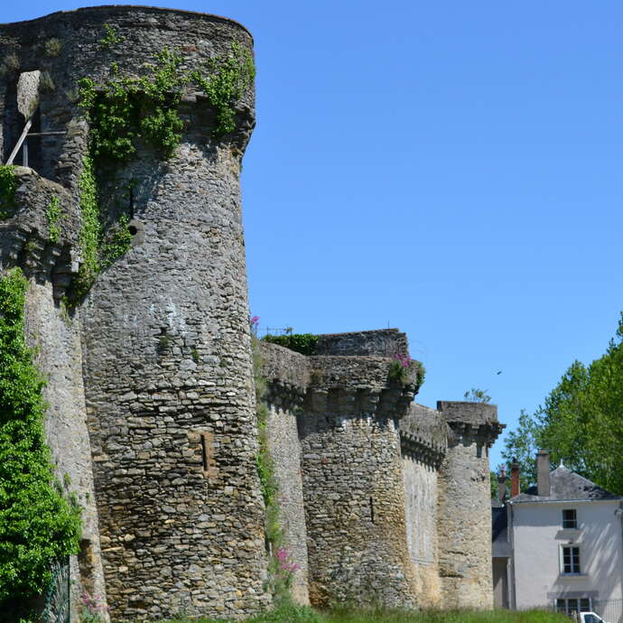 Les remparts et la porte Beucheresse