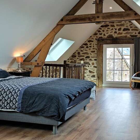 LA PETITE MAISON EN PIERRE