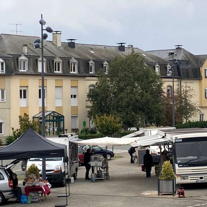 MARCHÉ DE JAVRON-LES-CHAPELLES