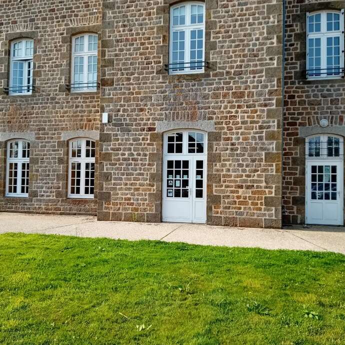 Le Père Noël et le loup