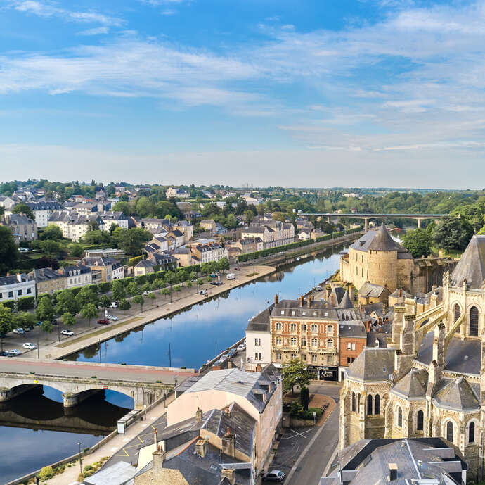 LES INCONTOURNABLES DE L'ÉTÉ - VISITE GUIDÉE DE MAYENNE
