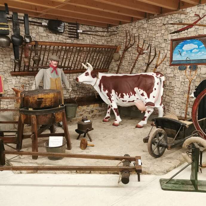 Visite du musée "le pot au lait" avec démonstration de calligraphie et enluminure