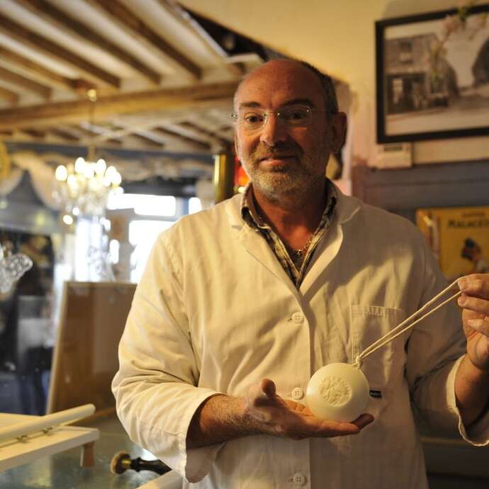 Visite guidée de la savonnerie "Senteurs et Charme d’Antan" à Sainte-Suzanne