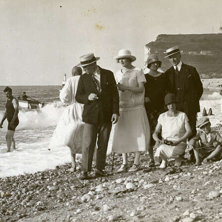SOUS LES PAVÉS, LA PLAGE