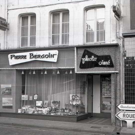 MÉMOIRE EN VITRINES !
