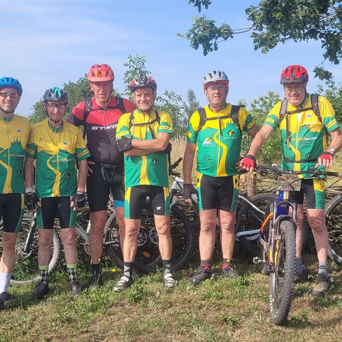 Du pays de pail aux Alpes Mancelles et Mont des Avaloirs