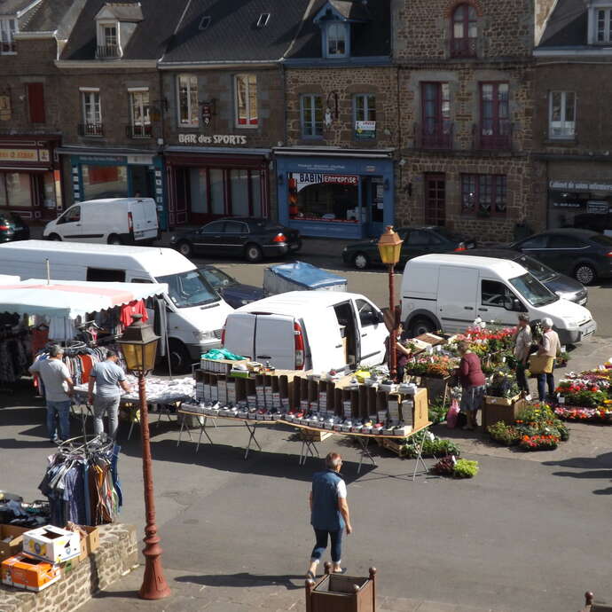 MARCHÉ DE LASSAY-LES-CHÂTEAUX