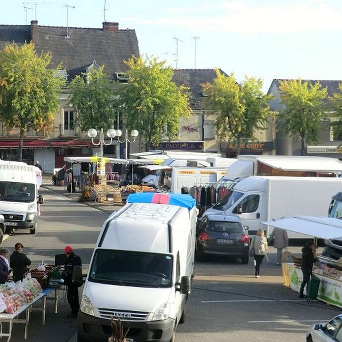 MARCHÉ DE RENAZÉ