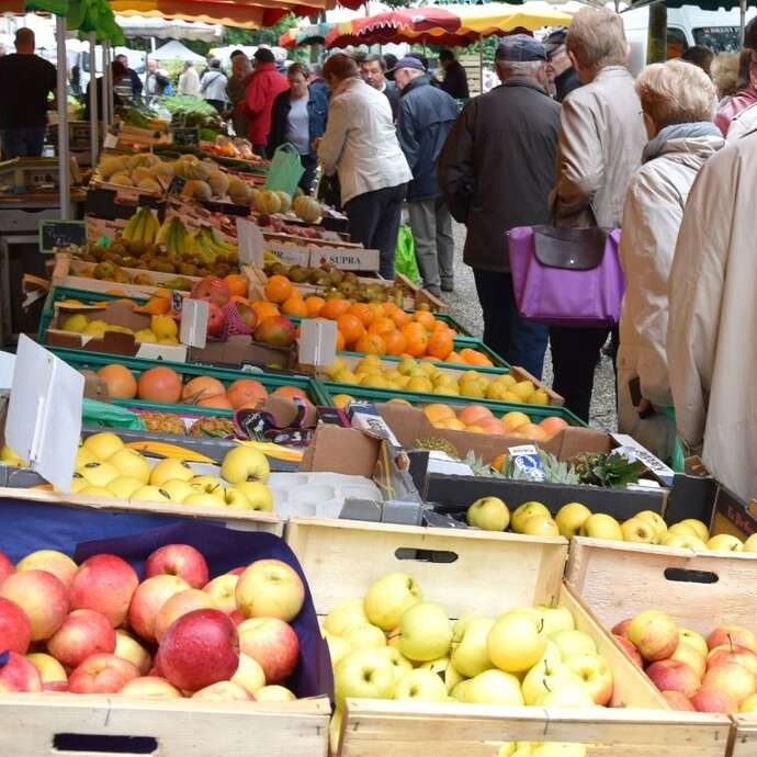MARCHÉ D'AZÉ