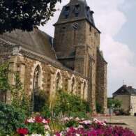 EGLISE SAINT MARTIN DE BAZOUGES