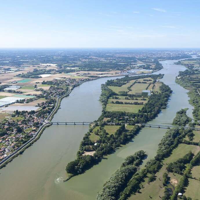 DIVATTE SUR LOIRE - NANTES (LA LOIRE A VELO)